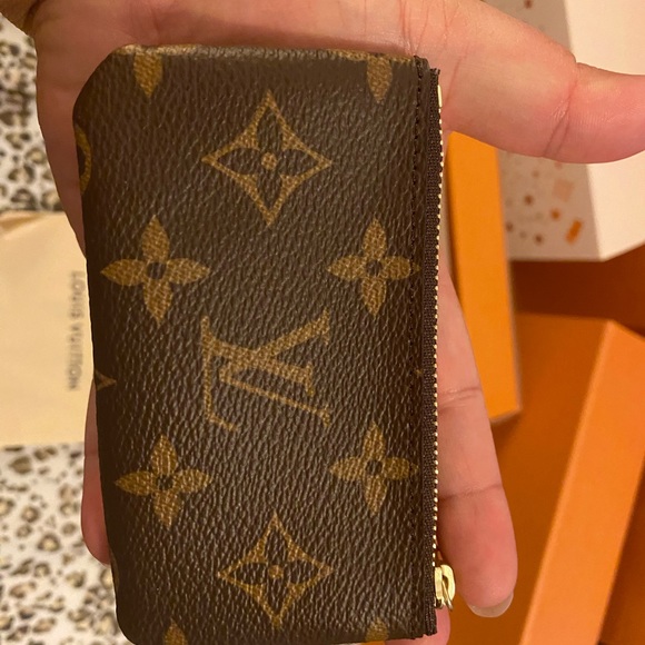 Louis Vuitton Key Pouch - Picture 4 of 6